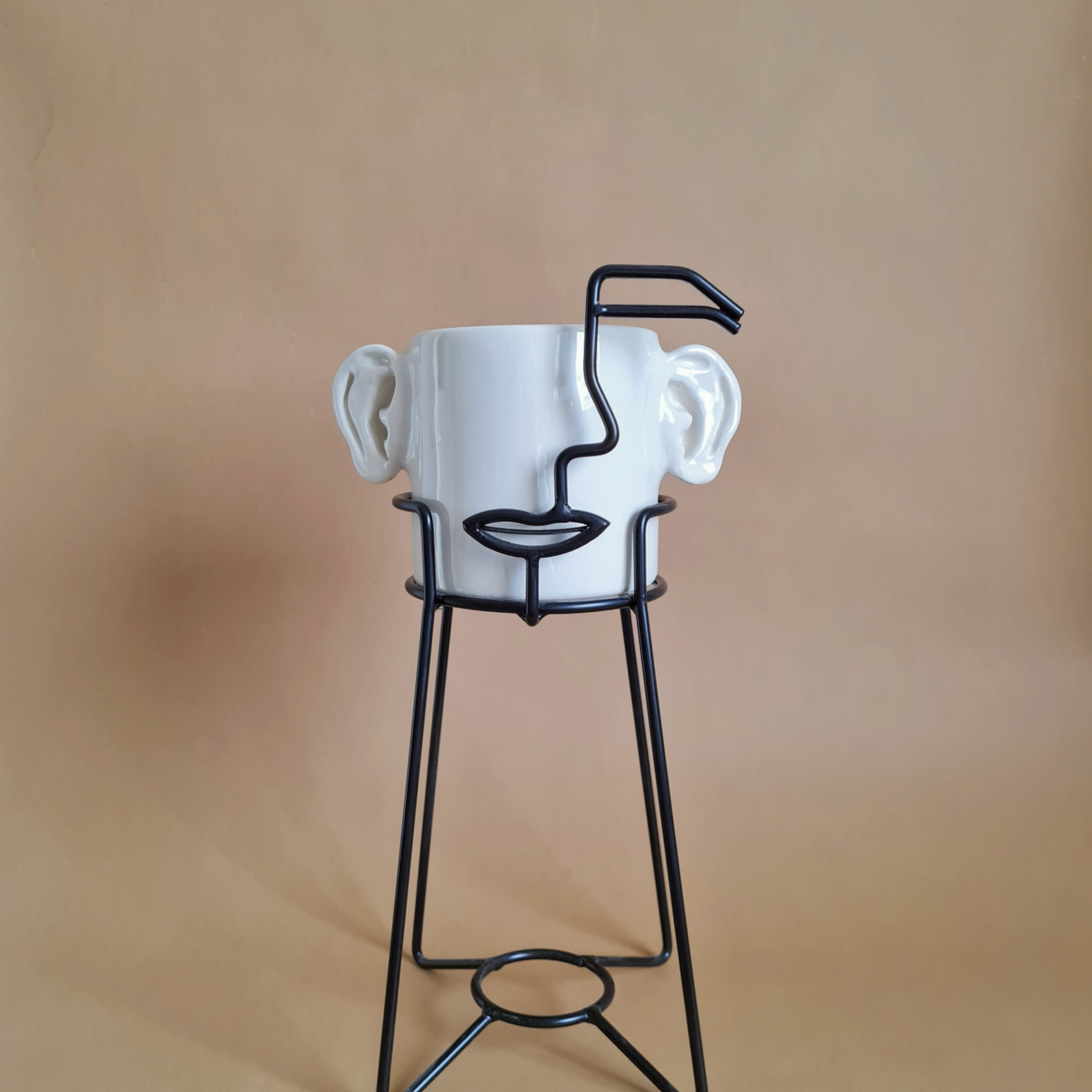 Face Vase with Stand