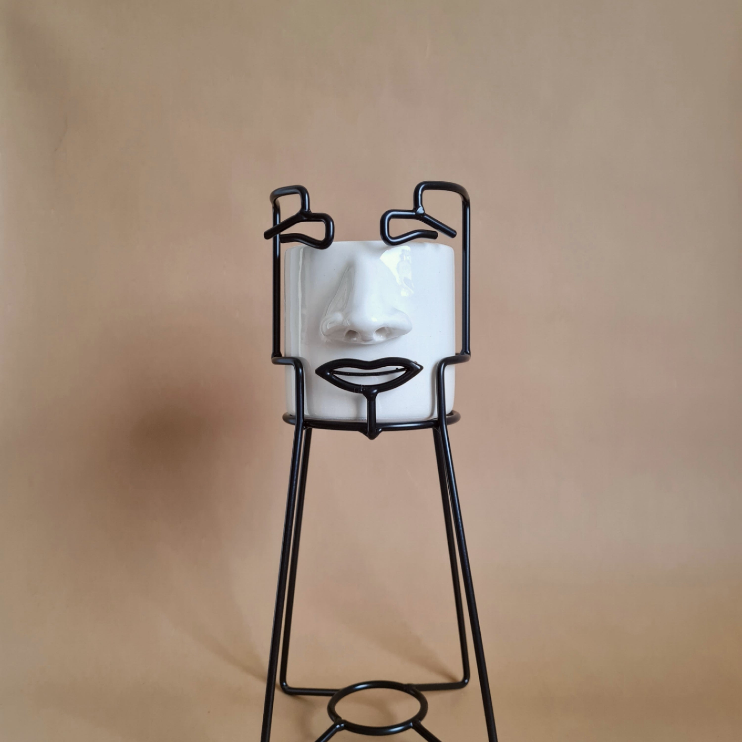 Face Vase with Stand